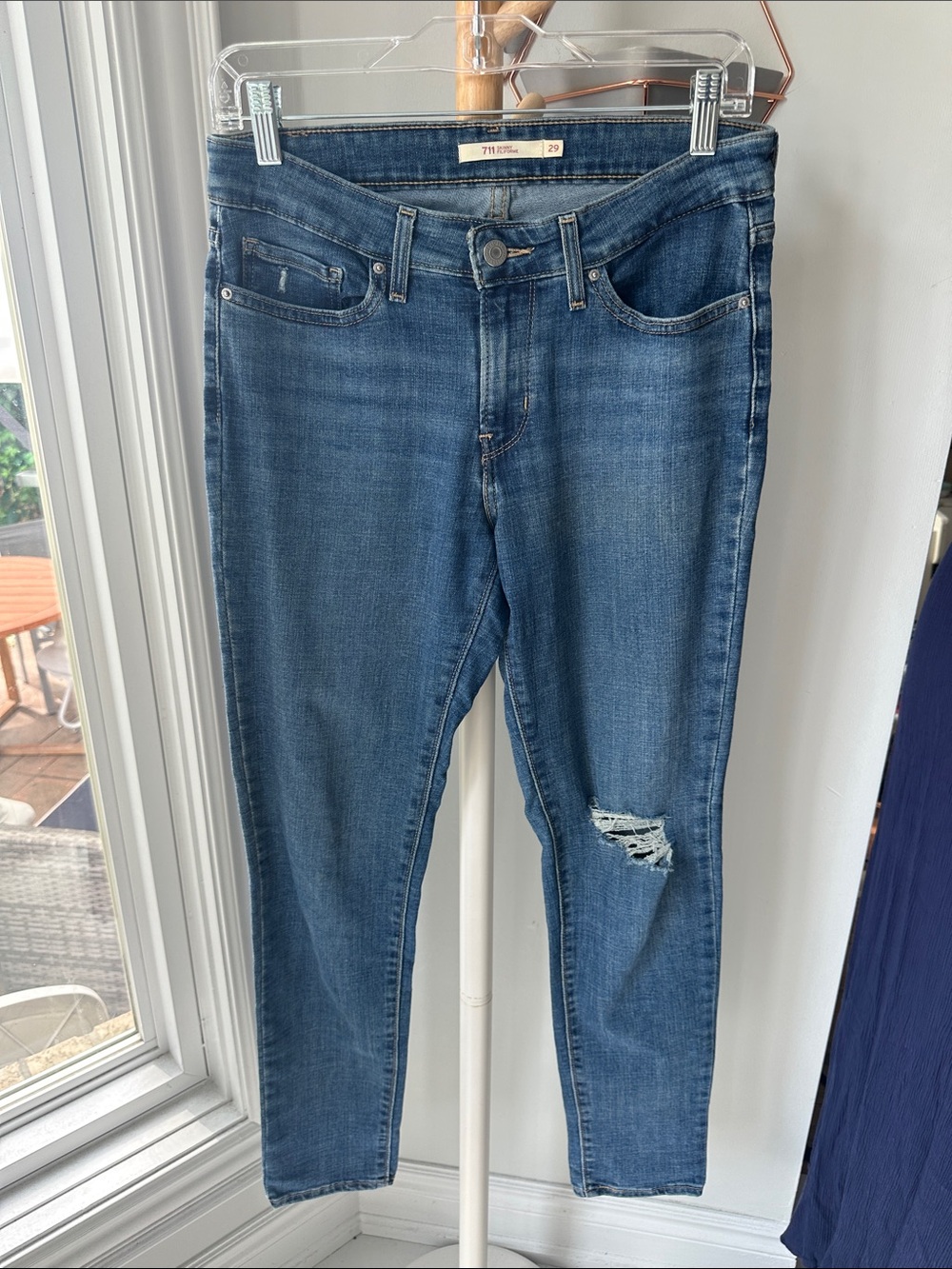 LEVI’s 711 Y2K Low Rise Classic Blue Women's Distressed Skinny Jeans Denim Sz 29